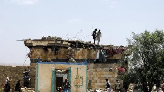 Imágenes del despefecto causado por el bombardeo saudí Imágenes del despefecto causado por el bombardeo saudí