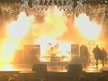 Se acabaron los 23 años de silencio. Vuelve KLF, el grupo que quemó un millón de libras Se acabaron los 23 años de silencio. Vuelve KLF, el grupo que quemó un millón de libras