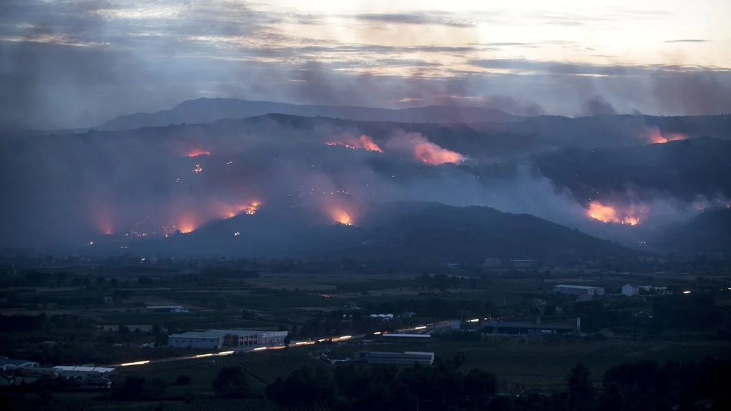 Incendio forestal en Monterrei (Ourense)