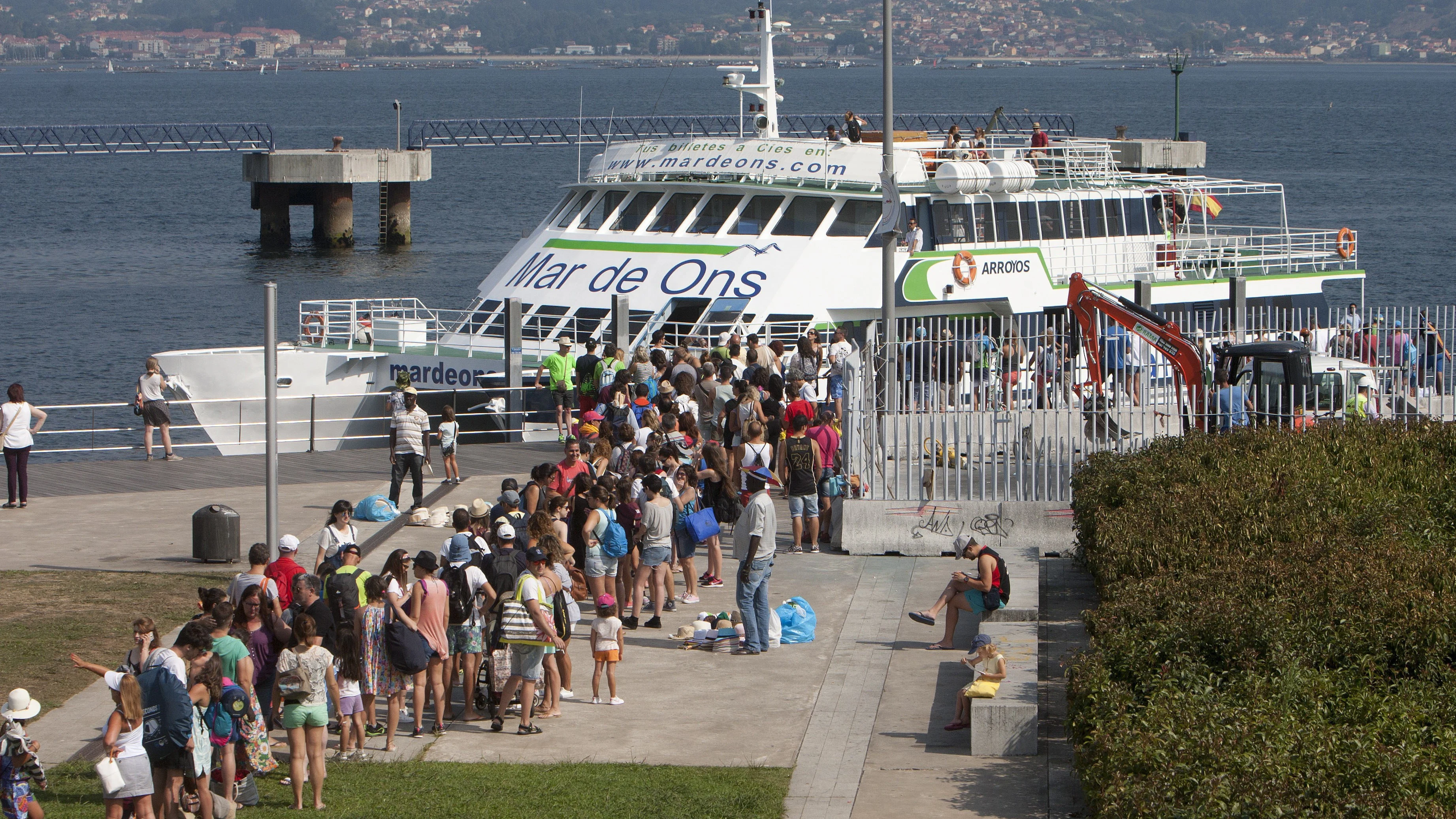 Así era la cola de gente para ir a las islas