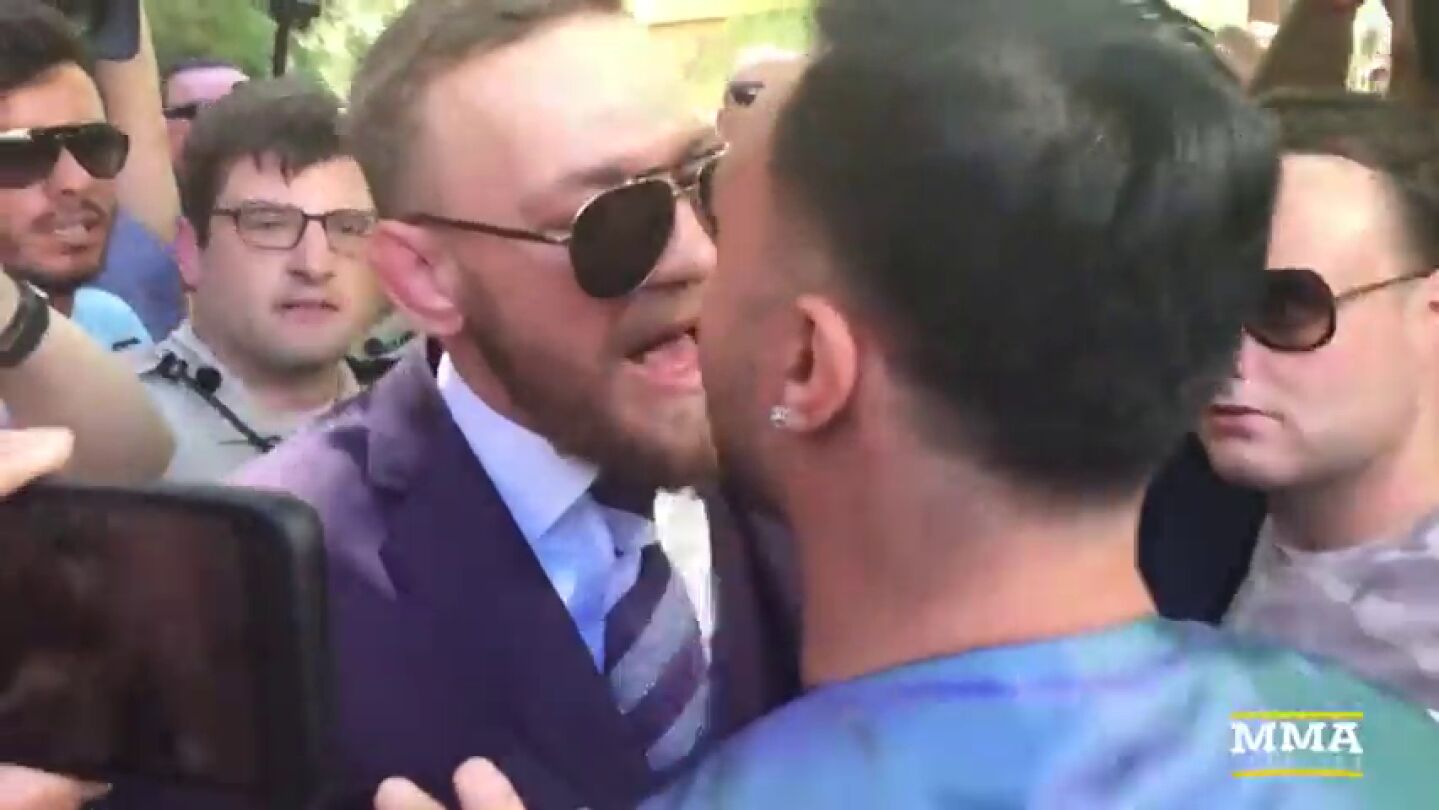 McGregor casi llega a las manos en plena calle en Las Vegas: "&iquest;Has tra&iacute;do tus pelotas?"