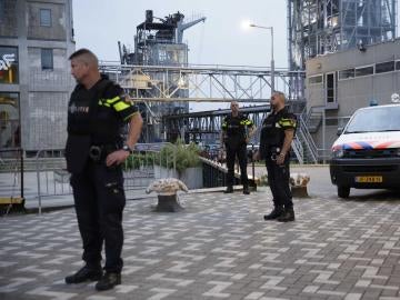 La policía de Rotterdam ha acordonado la zona La policía de Rotterdam ha acordonado la zona