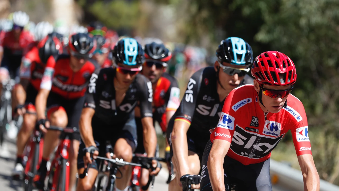 Grupo de ciclistas durante una etapa de la Vuelta a España Grupo de ciclistas fugados durante una etapa de la Vuelta a España