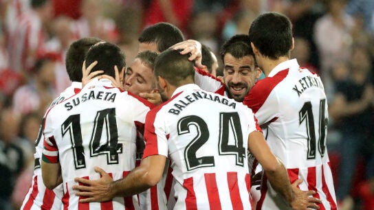 Los jugadores del Athletic celebran un gol