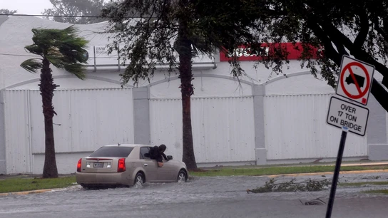 El poderoso huracán Harvey amenaza con inundar Texas El poderoso huracán Harvey amenaza con inundar Texas