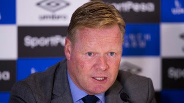 Ronald Koeman en una rueda de prensa