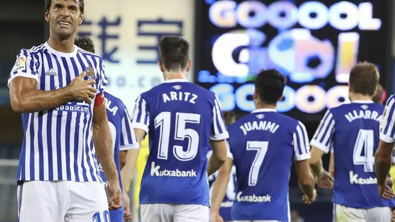 Xabi Prieto celebra su gol 50 con la Real Sociedad