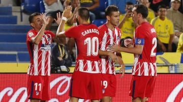 Los jugadores del Atlético celebran un gol