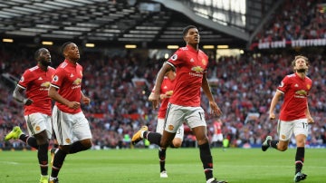 Rashford celebra un gol con el United