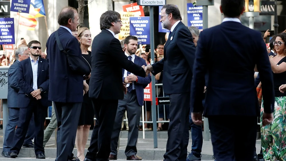 Mariano Rajoy en la manifestación contra el terrorismo en Barcelona