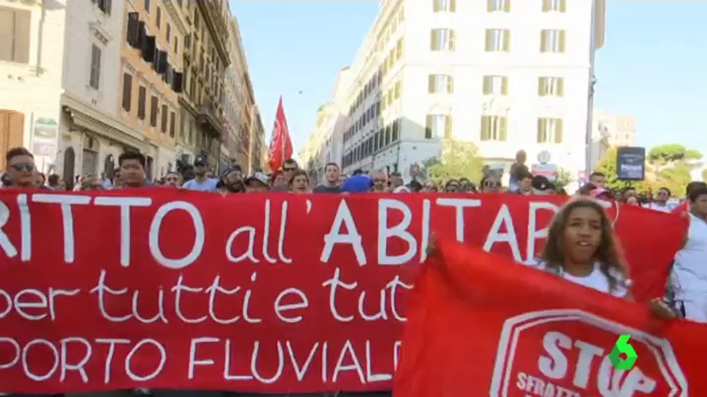 Cerca de 800 personas se manifestaron en una plaza céntrica Cerca de 800 personas se manifestaron en una plaza céntrica