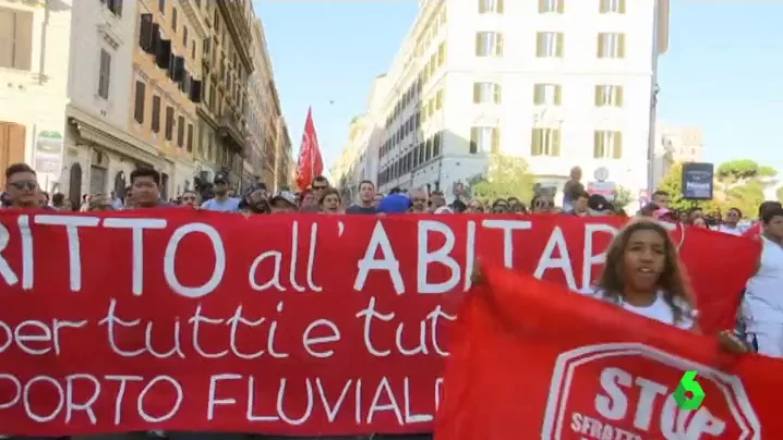 Cerca de 800 personas se manifestaron en una plaza céntrica