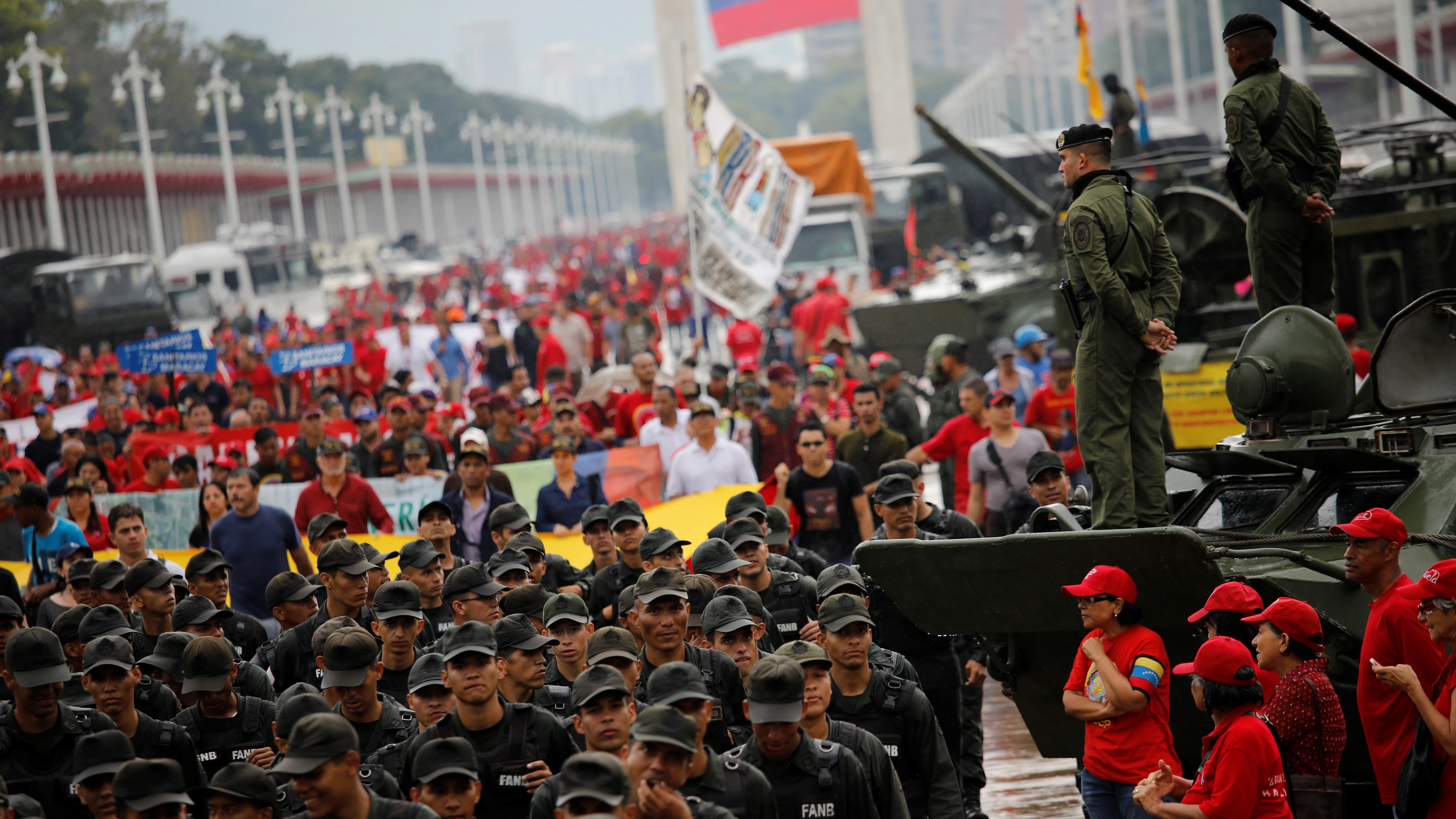 Con seis muertos culmina el primer día de ejercicios militares en Venezuela Con seis muertos culmina el primer día de ejercicios militares en Venezuela