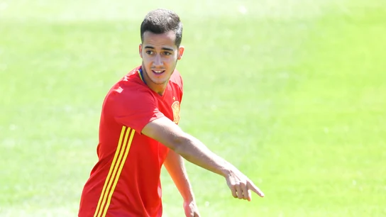 Lucas Vázquez, en un entrenamiento con la selección española de fútbol Lucas Vázquez, en un entrenamiento con la selección española de fútbol