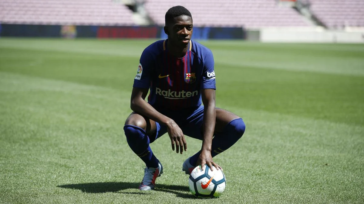 Dembélé, sobre el césped del Camp Nou