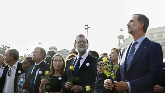 Abucheos al rey durante la manifestación de Barcelona Abucheos al rey durante la manifestación de Barcelona