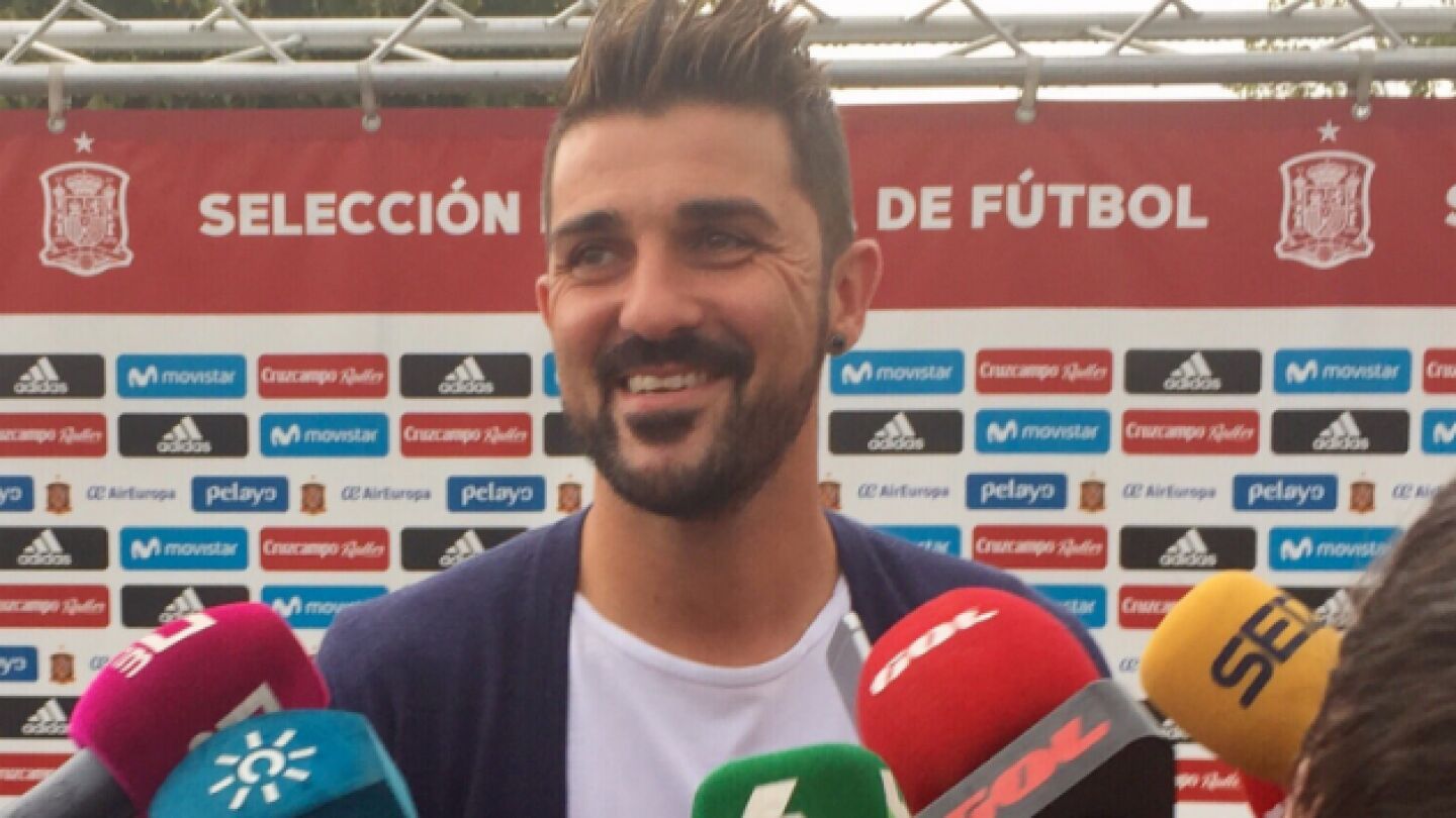 David Villa, a su llegada a la ciudad del f&uacute;tbol de Las Rozas. 