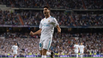 Marco Asensio celebra un gol con el Real Madrid