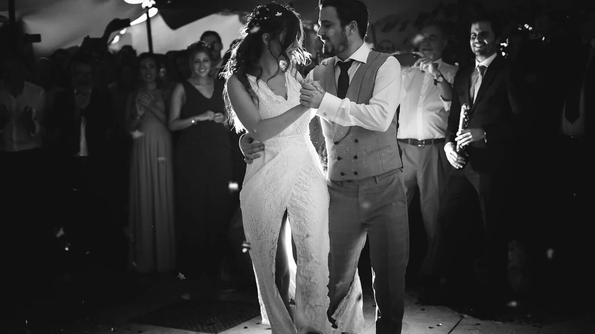 Alberto Garzón y Anna Ruiz en un momento de la celebración de su boda