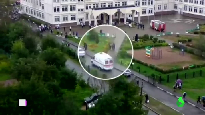 Detenido un joven tras herir con un hacha una profesora en un colegio en Rusia Detenido un joven tras herir con un hacha una profesora en un colegio en Rusia