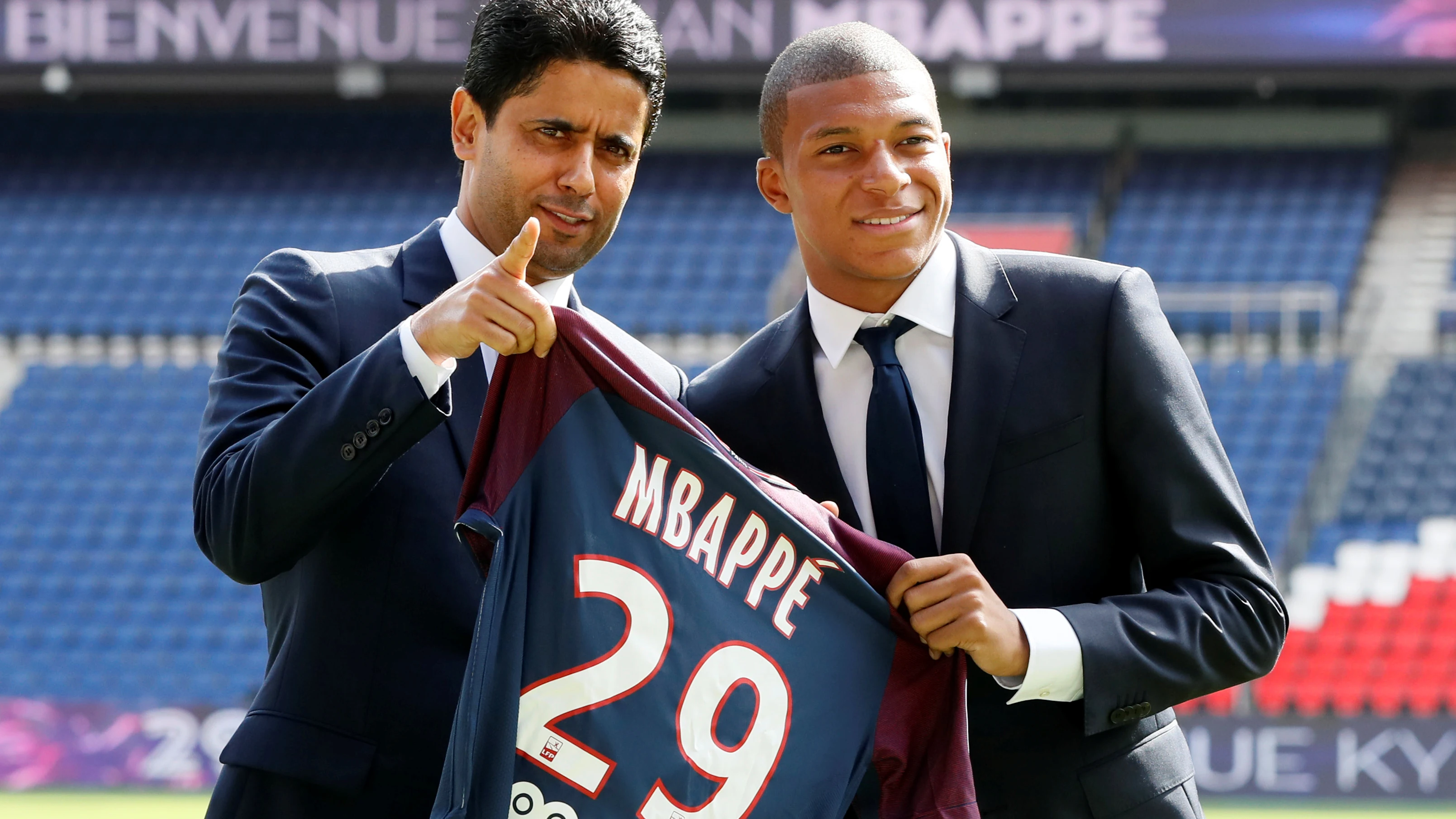 Al-Khelaifi, junto a Mbappé en su presentación con el PSG