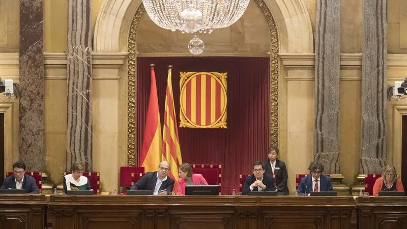  Aspecto de la Mesa al completo del Parlament 