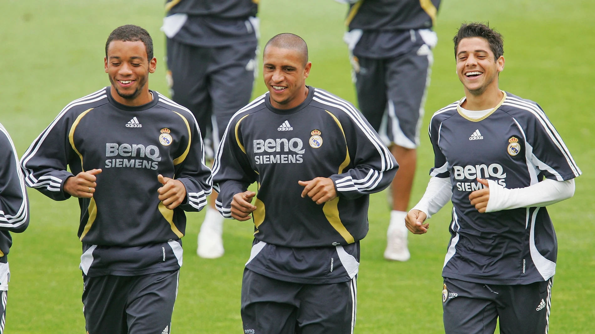 Marcelo, junto a Roberto Carlos y Cicinho en un entrenamiento del Real Madrid