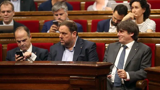 Junqueras y Puigdemont en el Parlament Junqueras y Puigdemont en el Parlament