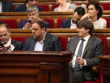 Junqueras y Puigdemont en el Parlament Junqueras y Puigdemont en el Parlament