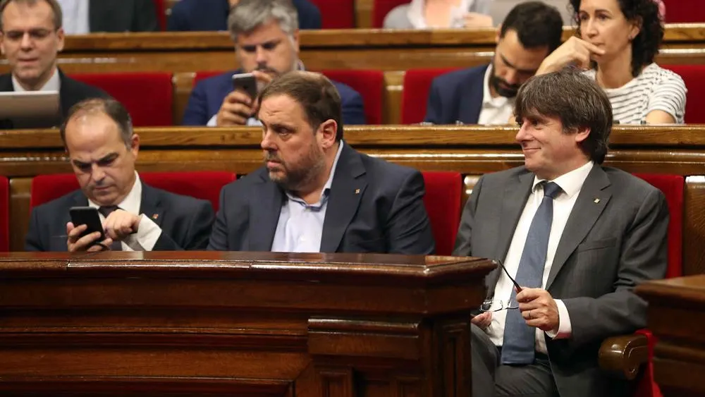 Junqueras y Puigdemont en el Parlament