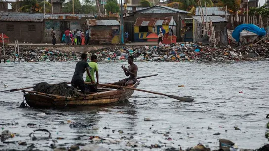 Jóvenes durante el paso del huracán Irma por Cabo Haitiano (Haití) Jóvenes durante el paso del huracán Irma por Cabo Haitiano (Haití)