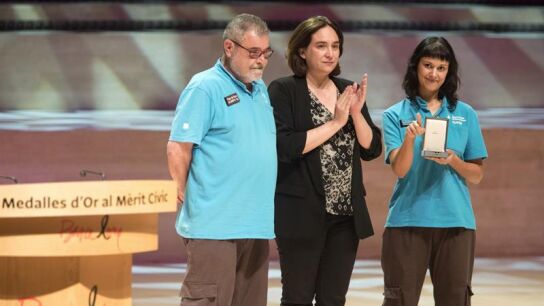 La alcaldesa, en el acto de entrega de las medallas
