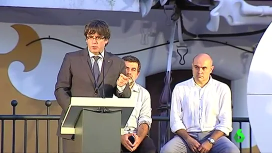 Puigdemont se dirige a los alcaldes y anima a los ciudadanos a pedir explicaciones a quienes no les deje votar Puigdemont se dirige a los alcaldes y anima a los ciudadanos a pedir explicaciones a quienes no les deje votar