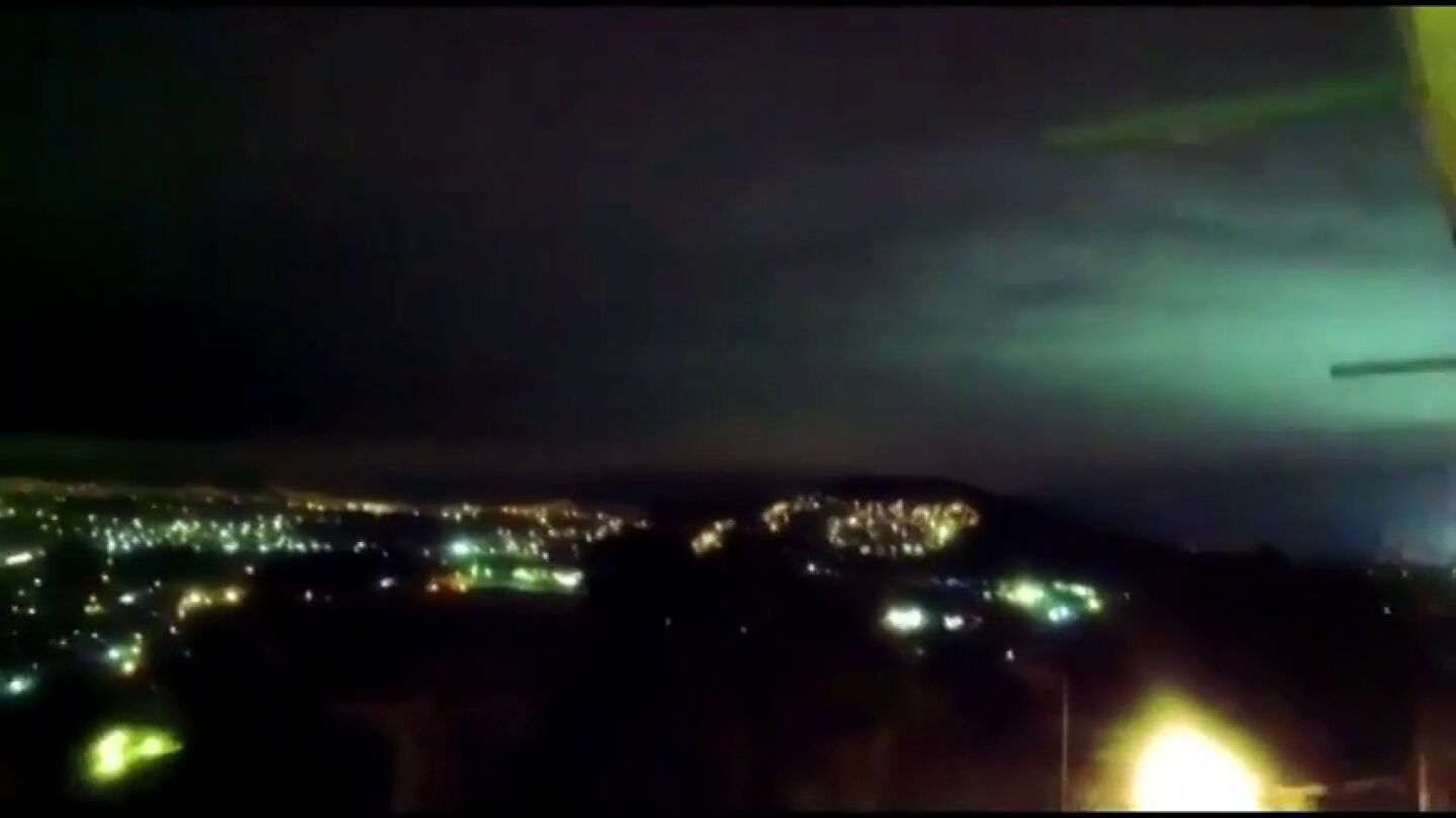 &iquest;Qu&eacute; son las extra&ntilde;as luces que aparecieron en el cielo de M&eacute;xico tras el terremoto?