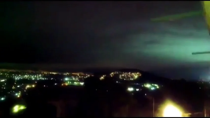 ¿Qué son las extrañas luces que aparecieron en el cielo de México tras el terremoto? ¿Qué son las extrañas luces que aparecieron en el cielo de México tras el terremoto?