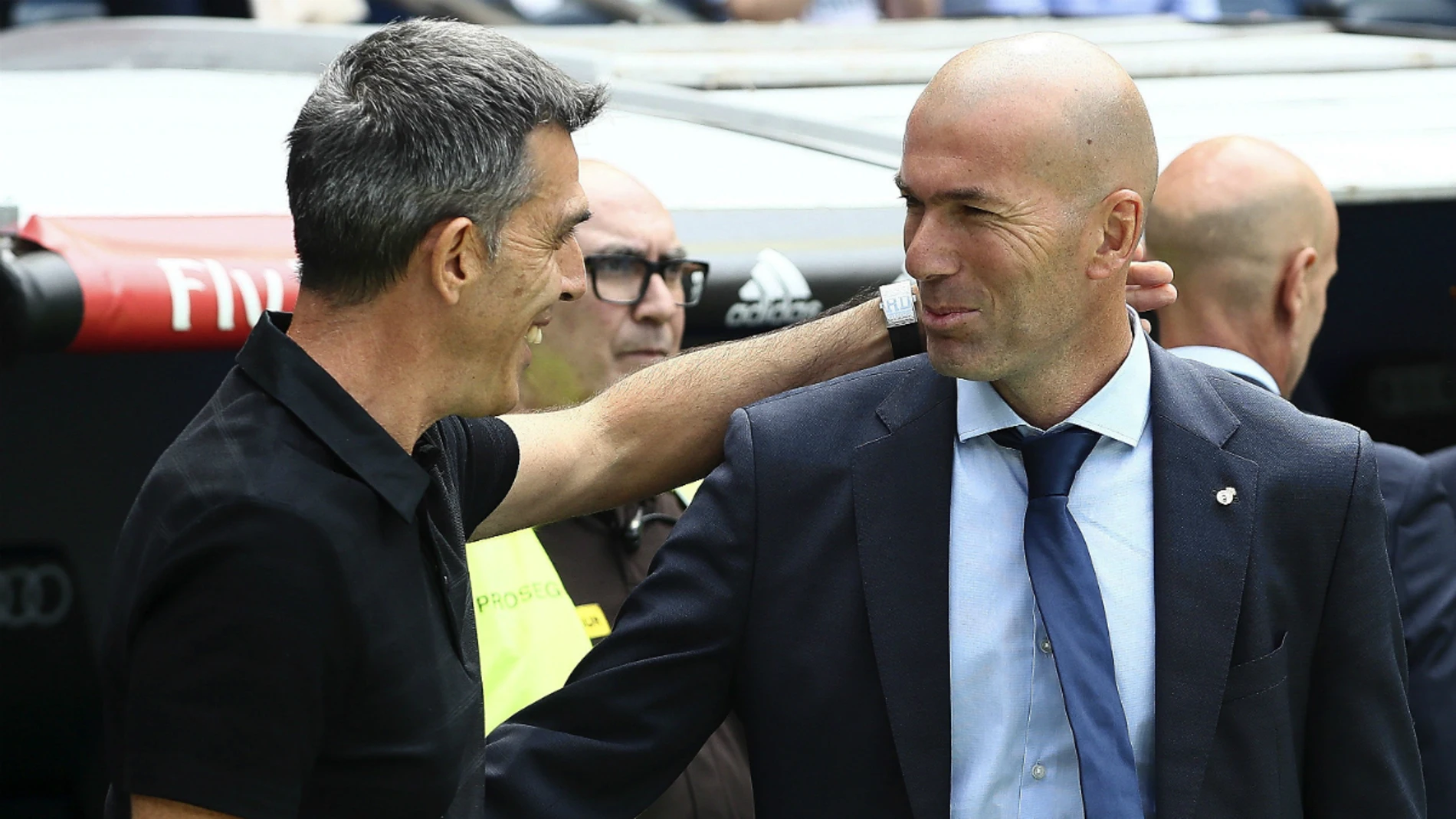 Zidane saluda a Muñiz