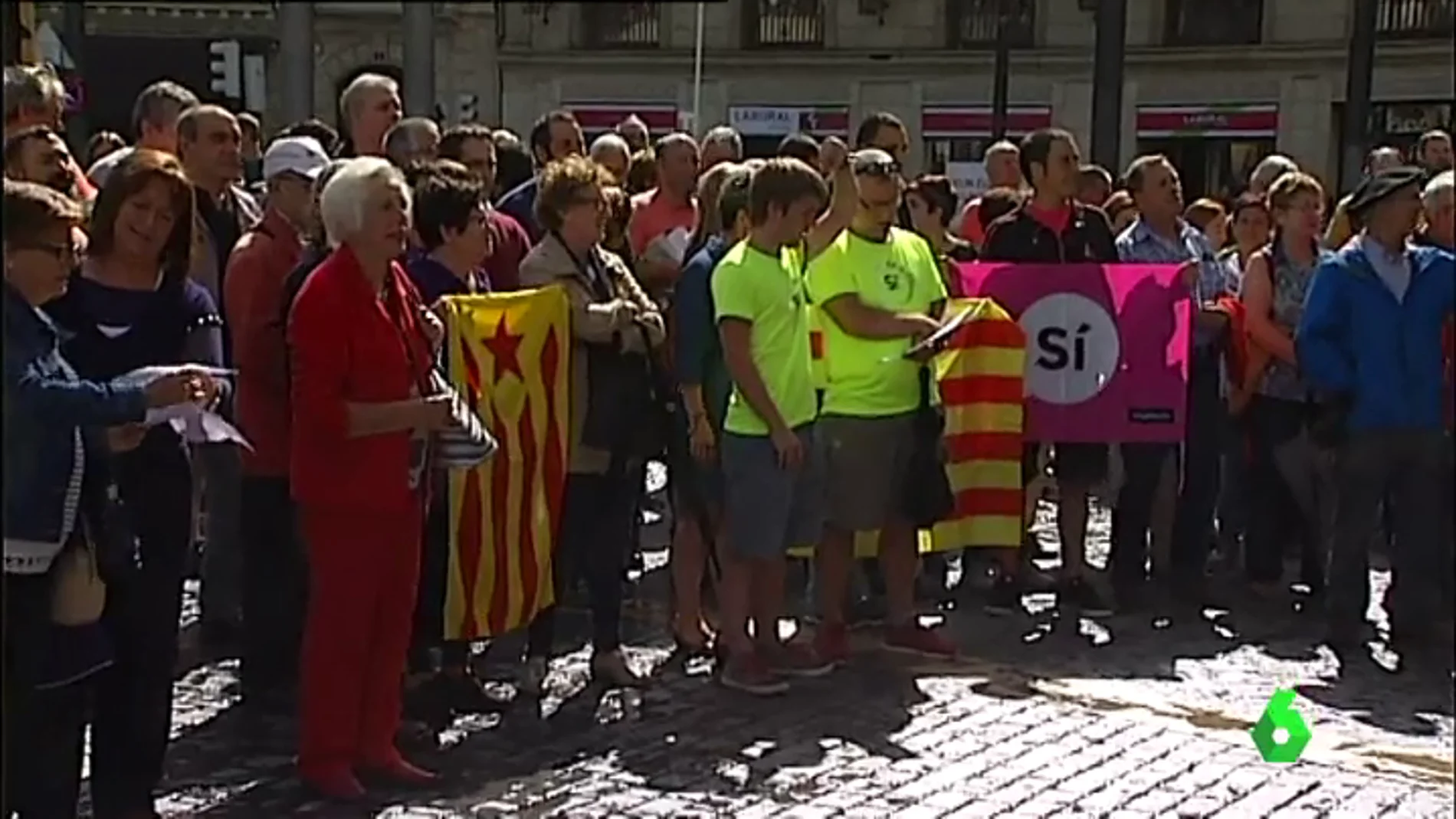 Las tres capitales vascas celebraron una manifestación prorreferendum.