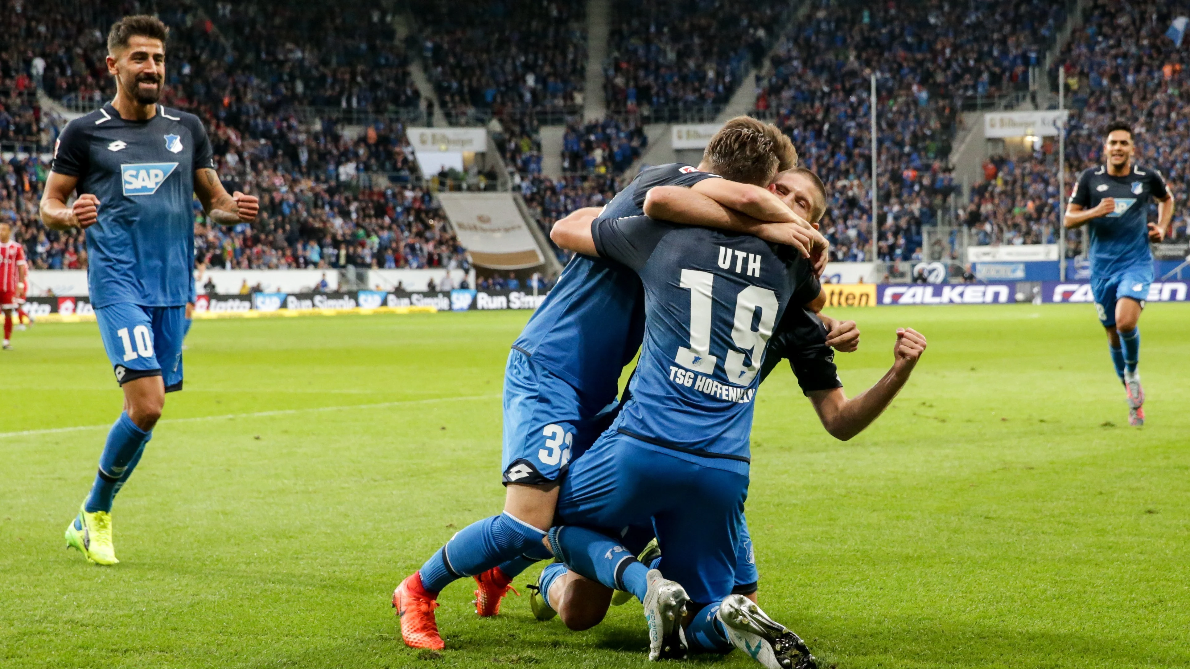 Hoffenheim celebrando un gol Hoffenheim celebrando un gol