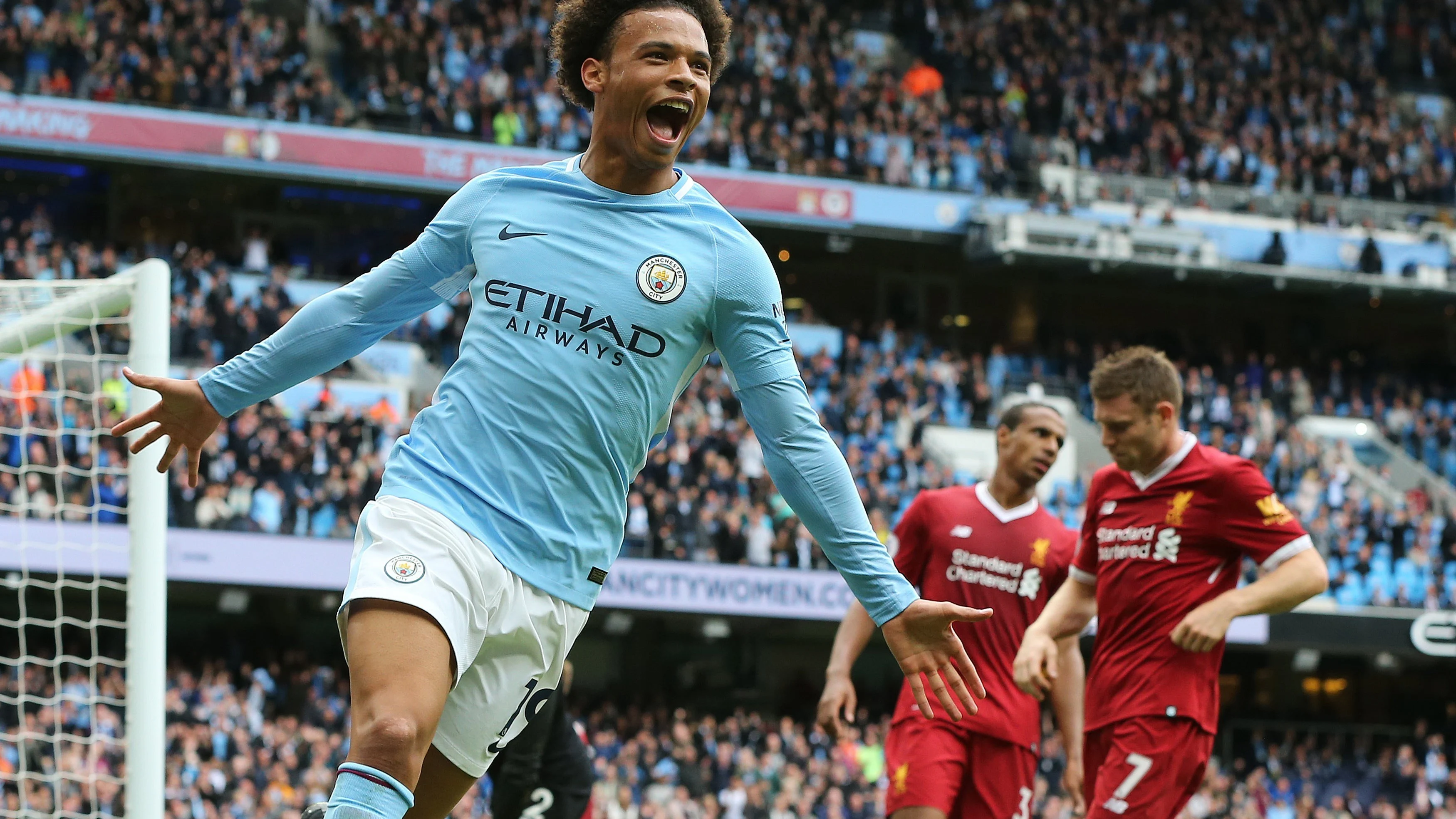 Leroy Sane celebrando un gol con el City