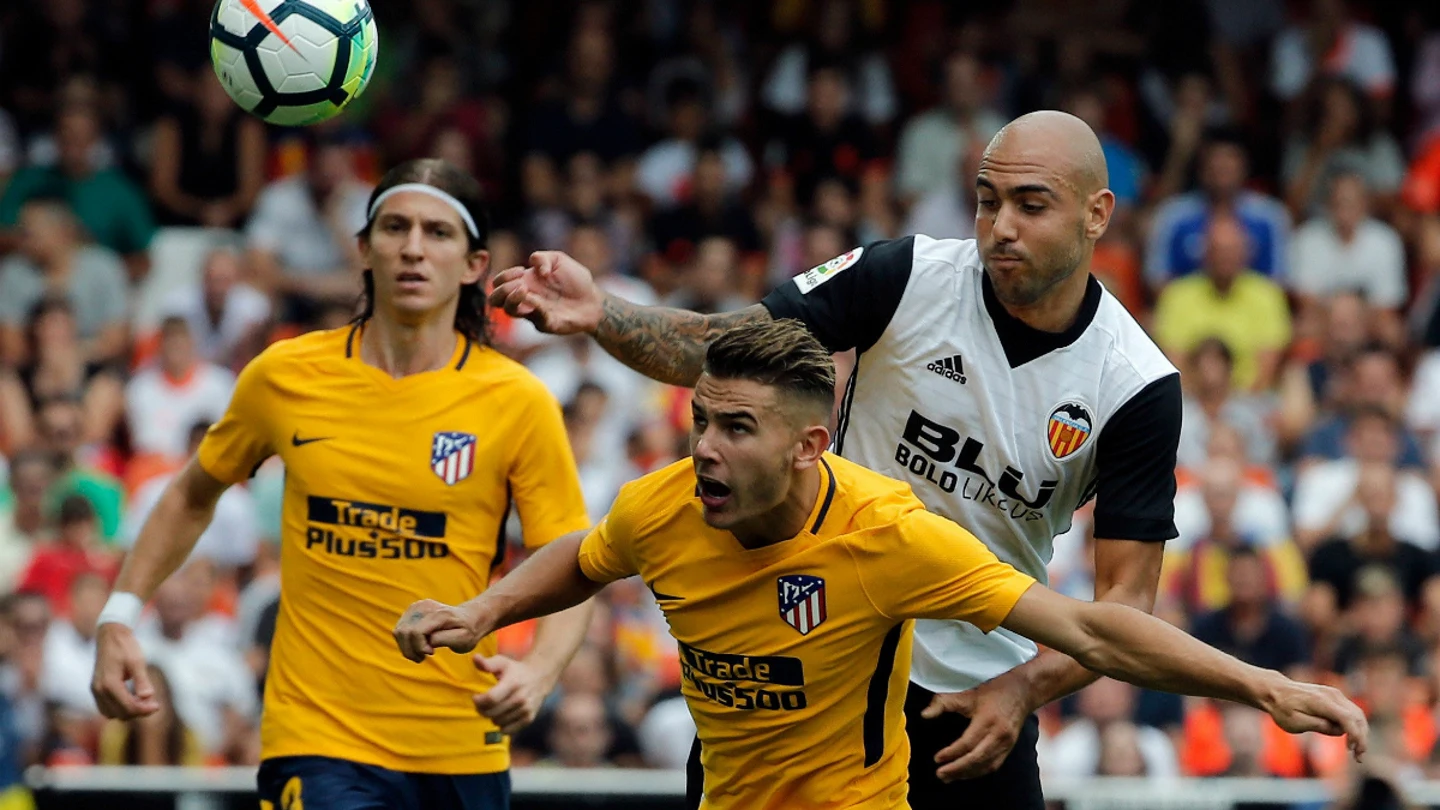 Zaza, ante Lucas Hernández y Filipe Luis Zaza, ante Lucas Hernández y Filipe Luis