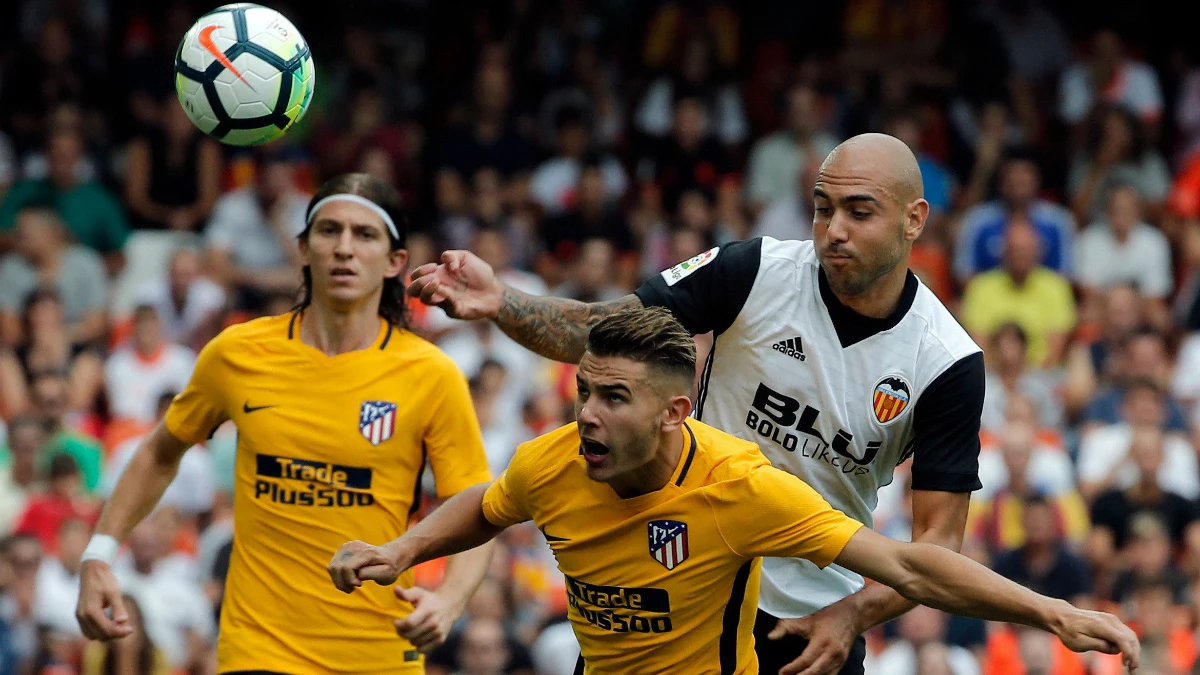 Zaza, ante Lucas Hernández y Filipe Luis Zaza, ante Lucas Hernández y Filipe Luis