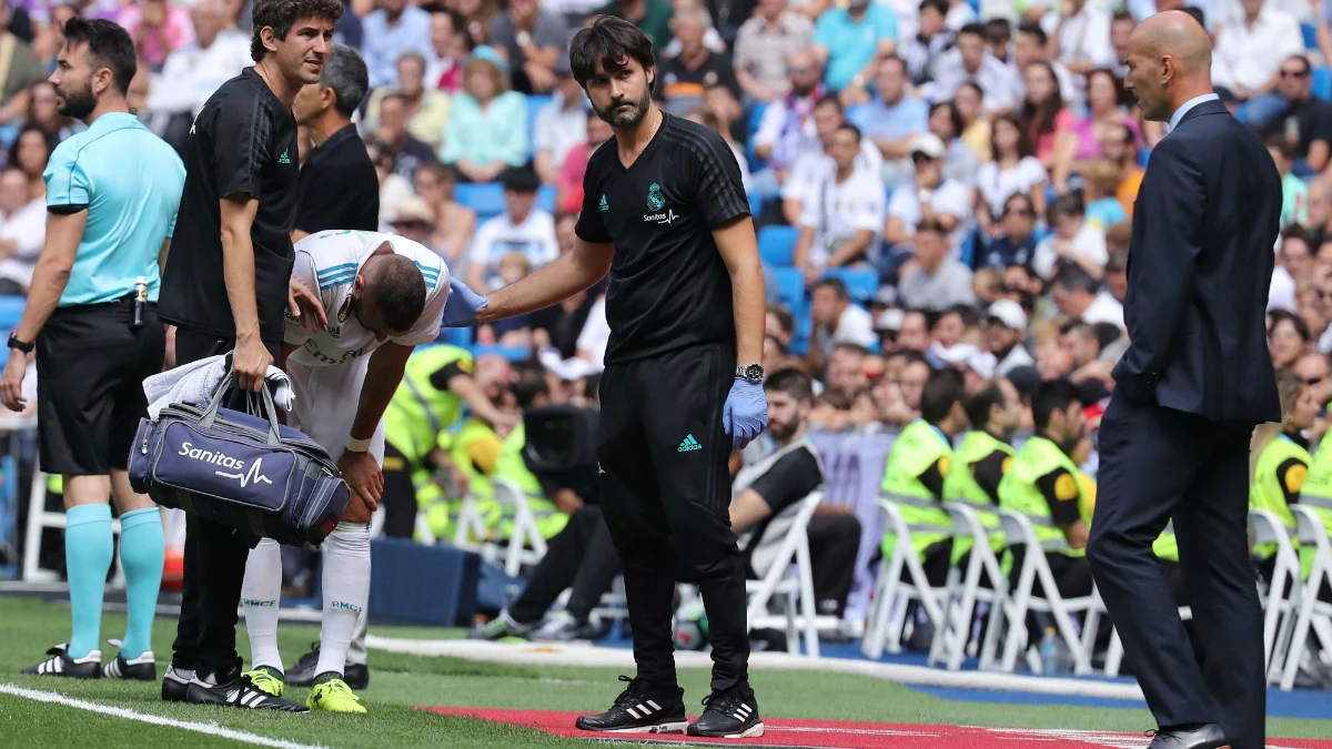 Benzema se retira lesionado Benzema se retira lesionado
