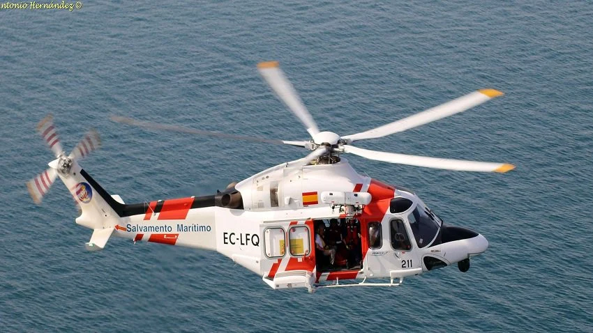 Un helicóptero de Salvamento Marítimo