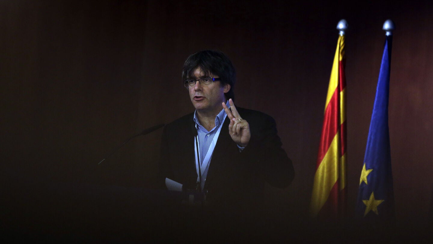 El presidente de la Generalitat, Carles Puigdemont, durante el Consell Nacional del PDeCAT que se celebr&oacute; ayer en Barcelona