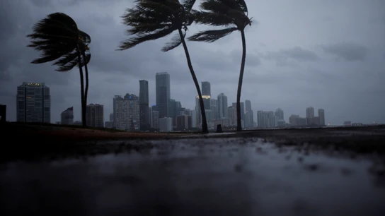 Nubes oscuras sobre el Miami antes de la llegada del huracán Irma al sur de la Florida Nubes oscuras sobre el Miami antes de la llegada del huracán Irma al sur de la Florida