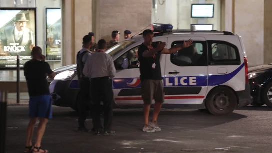 La policía francesa en un suceso en una estación La policía francesa en un suceso en una estación