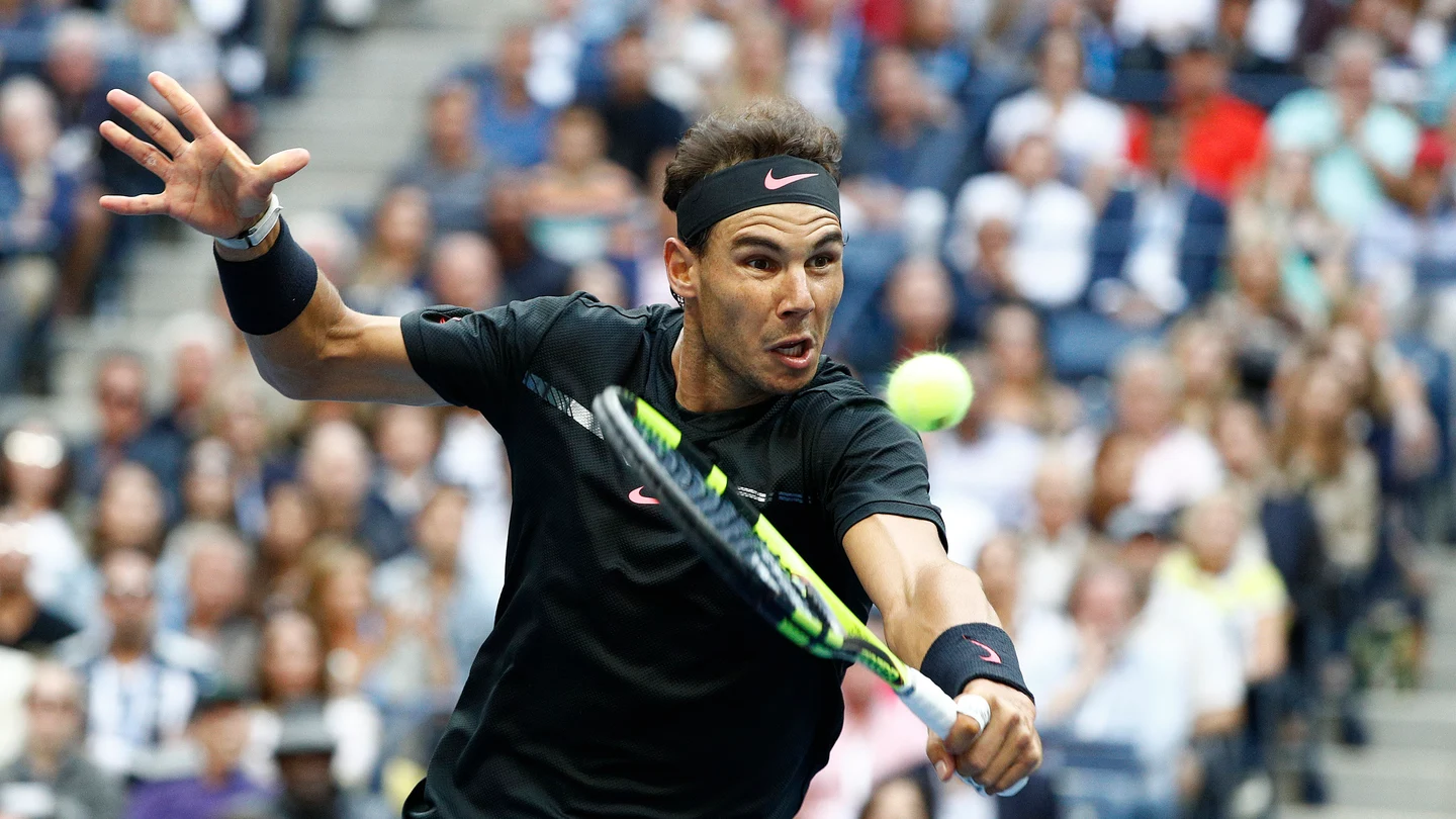 Rafa Nadal corta la bola de revés en la final del US Open Rafa Nadal corta la bola de revés en la final del US Open