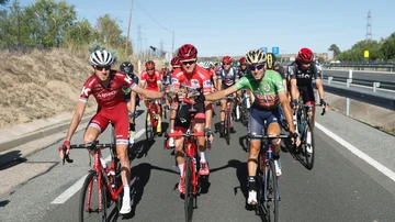 Zakarin, Froome y Nibali brindan durante la última etapa de la Vuelta