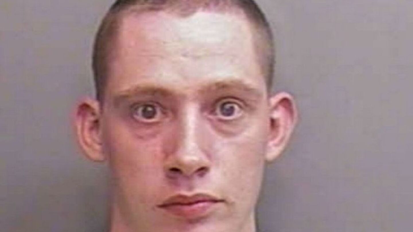 Edward James Wright fue acusado de intento de robo y posesi&oacute;n de arma