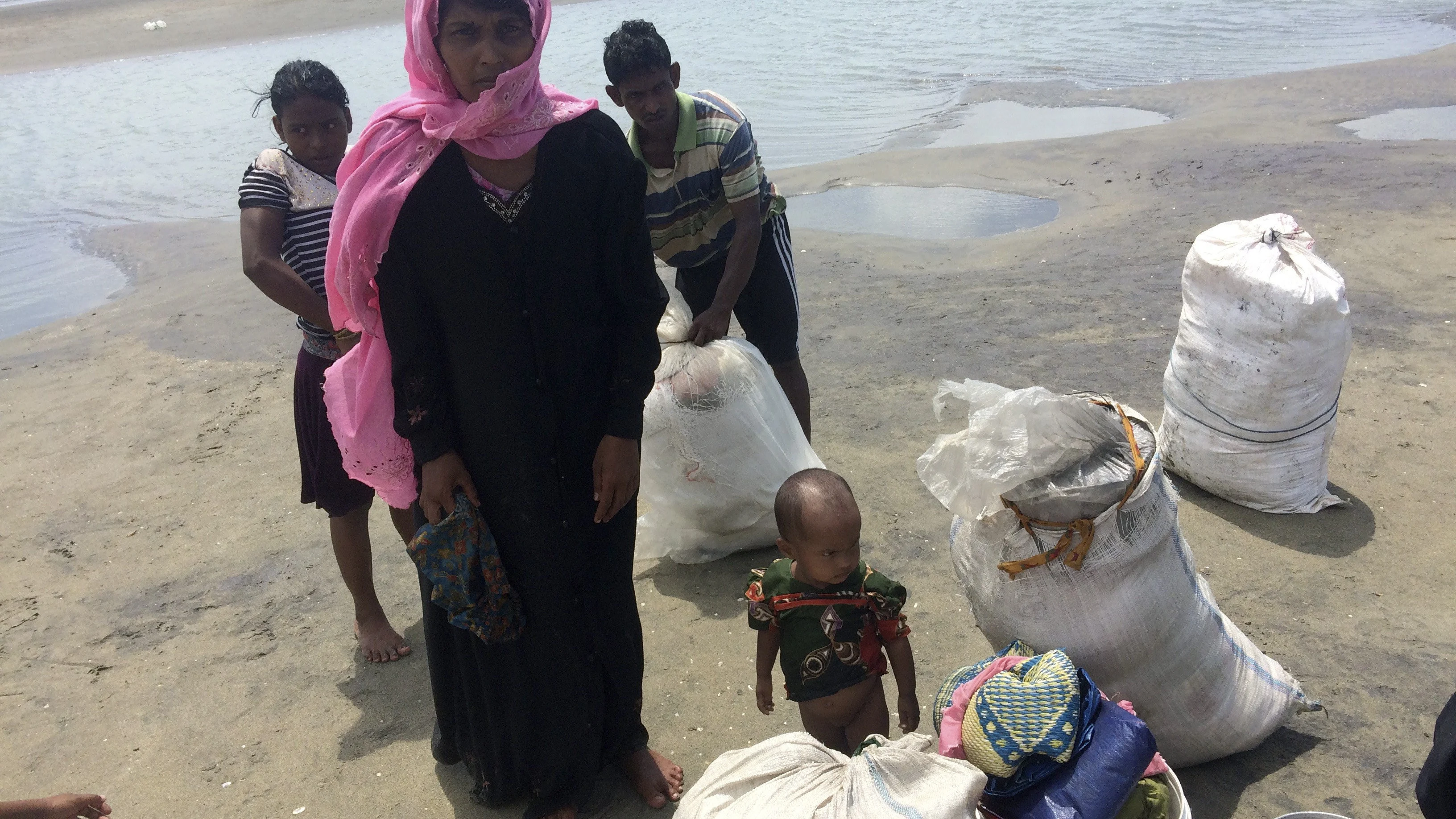 Una familia de refugiados rohinyás